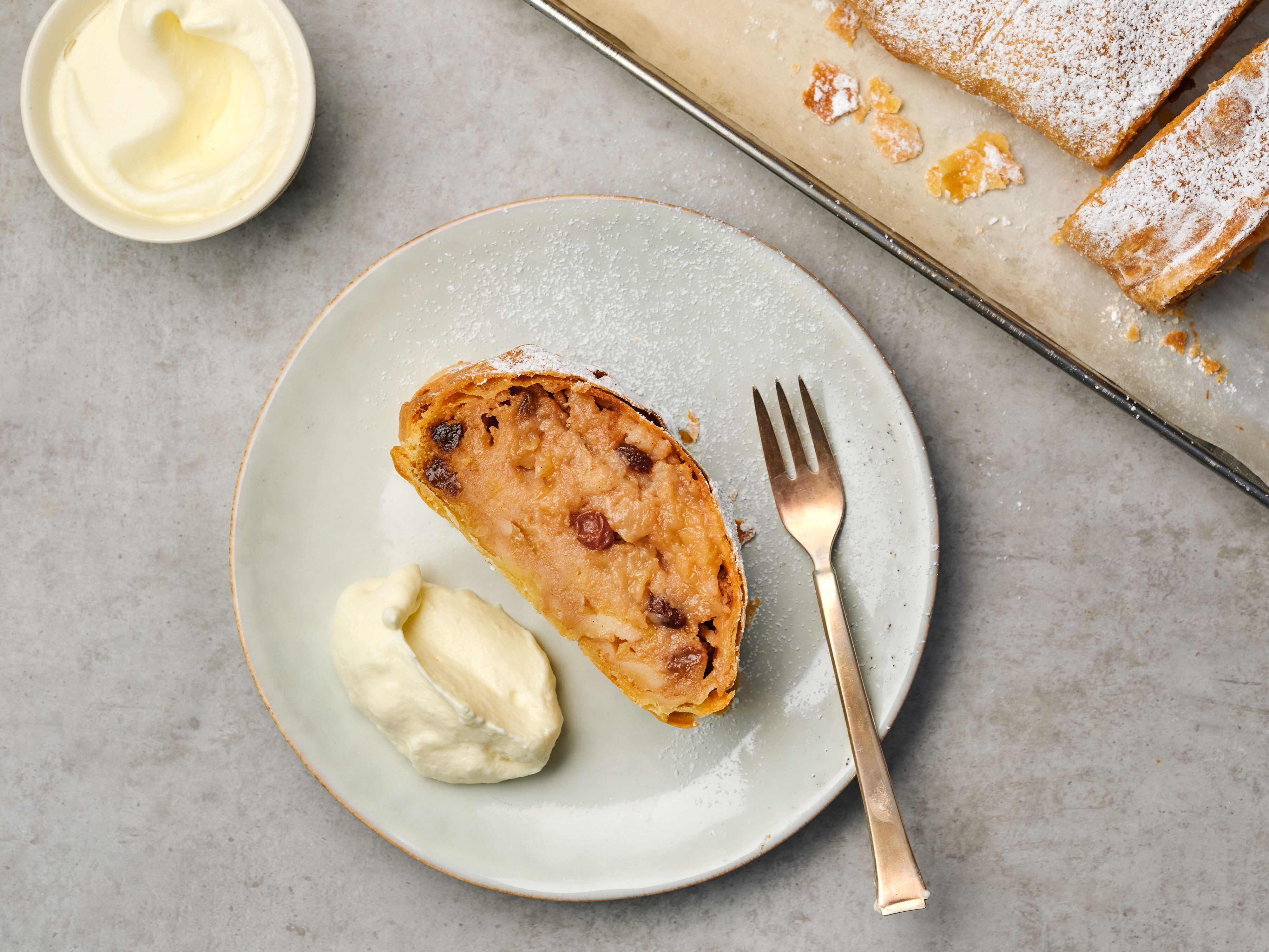 Make your own apple strudel | Tyrol