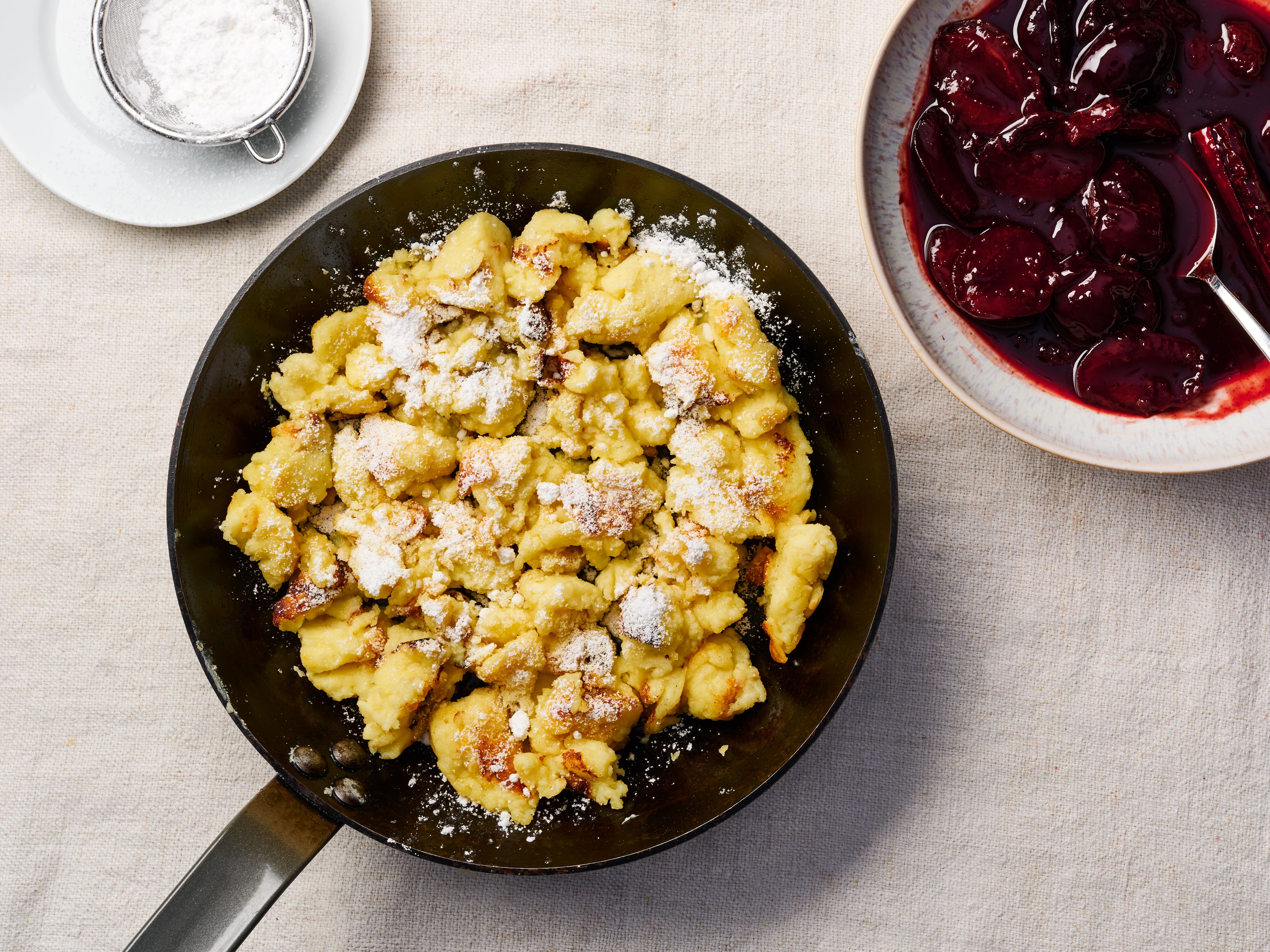 Recipe: Quark Kaiserschmarrn with stewed plums | Tyrol