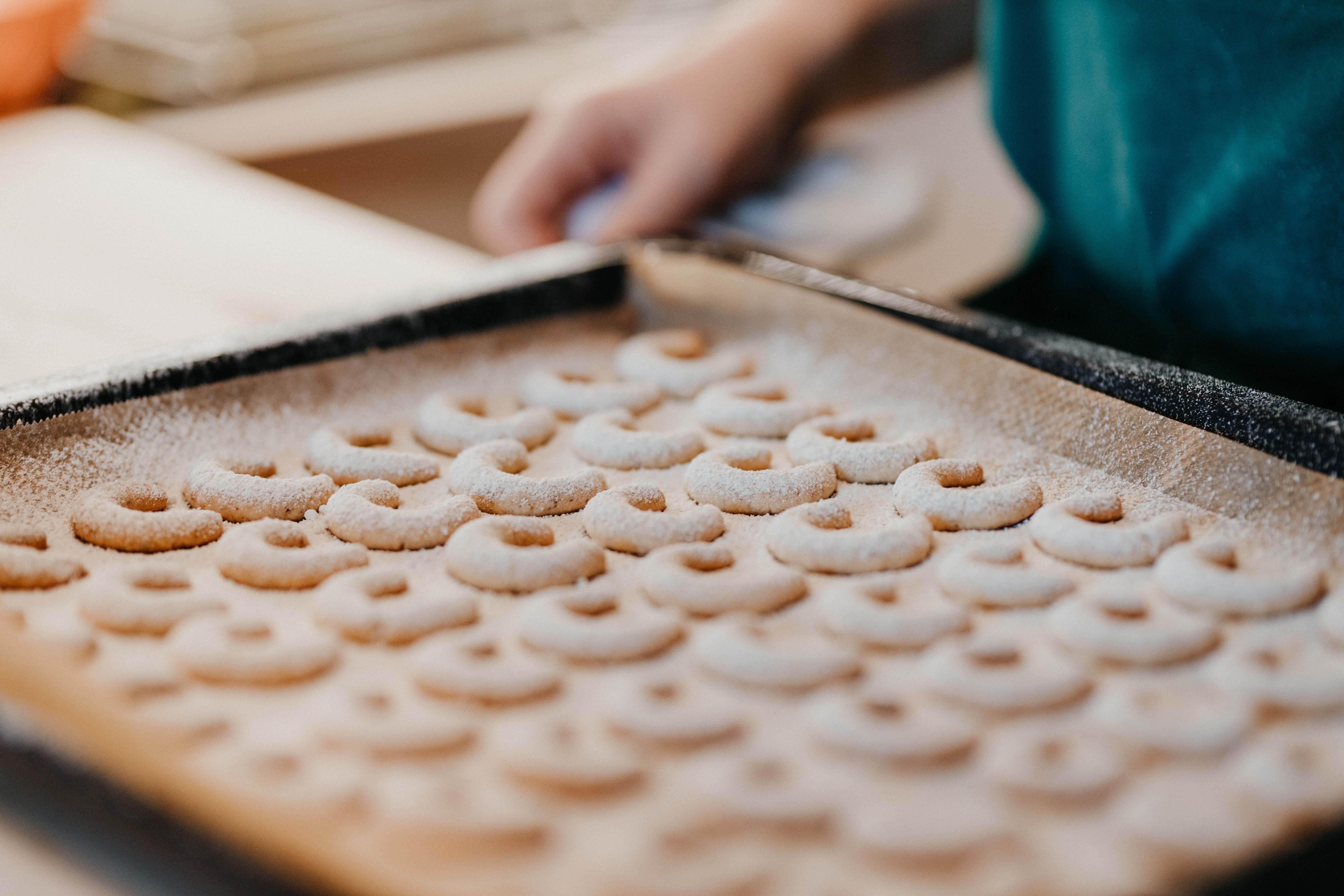 Prepare your own Vanillekipferl | Tyrol