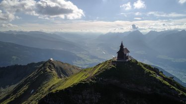 Kellerjochhütte and the chapel on top of the mountain, © TVB Silberregion Karwendel