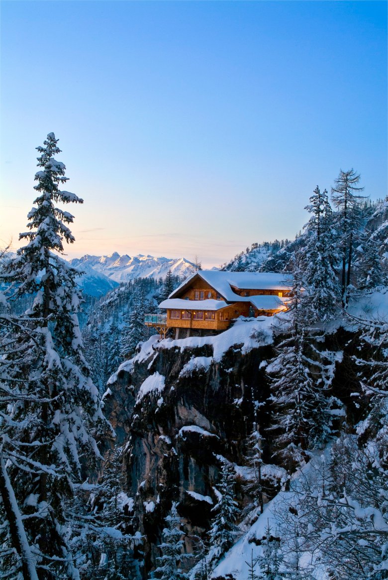 Dolomiten Hut in East Tirol. Photo by TVB Osttirol
, © TVB Osttirol, Zlöbl
