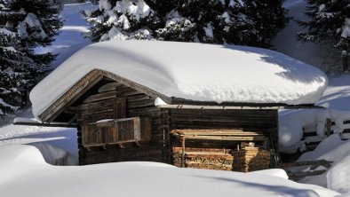 Urige Hütte im Winter in Schi Zell am Ziller