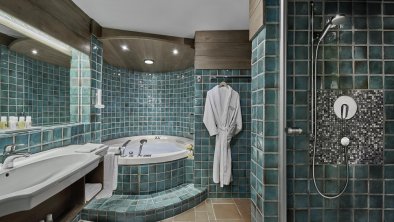 Hotel Goldener Greif Badezimmer, © Harisch Hotels