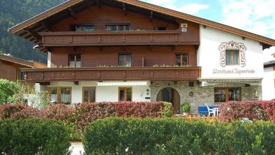 Landhaus Alpenrose Mayrhofen - Haupthaus Sommer