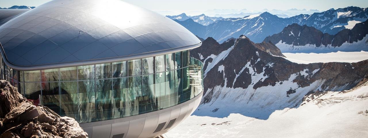 View of Wildspitzbahn Top Terminal and Café 3.440, © Pitztaler Gletscherbahnen
