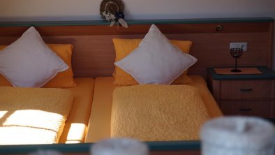 Schlafzimmer Wohnung Buchsteinwand