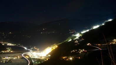 Talabfahrt Zillertalarena bei Nacht im Winter