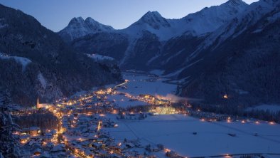 Längenfeld-Ortsaufnahme-Winter, © Ötztal Tourismus