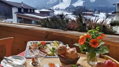 Terrasse mit Fruehstueck