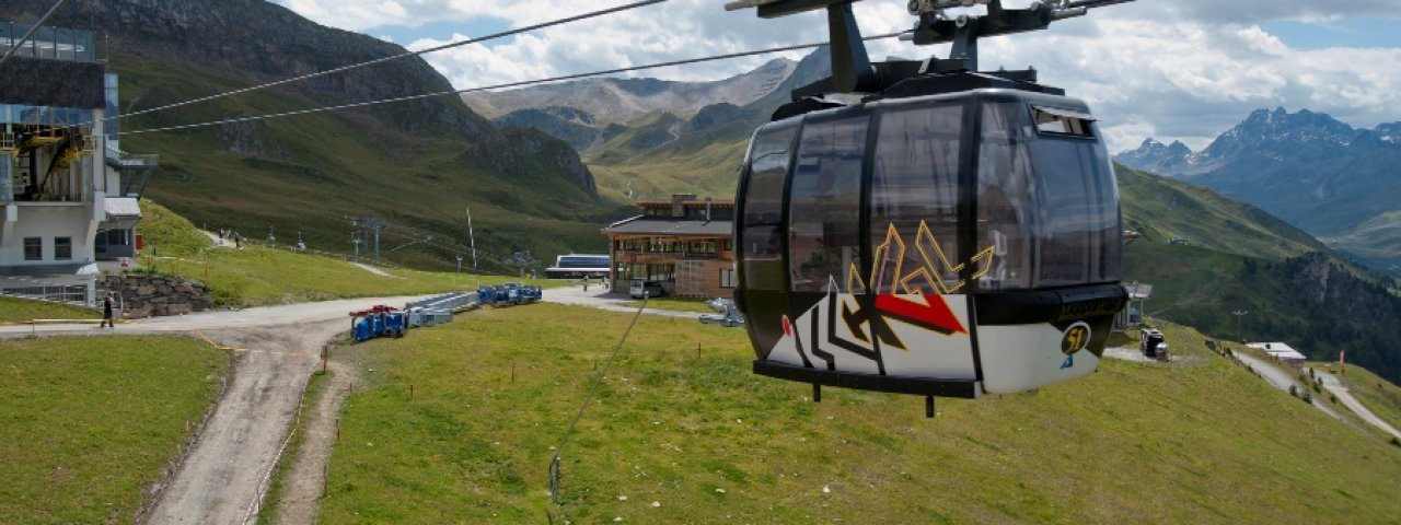 Up, up and away on the cable car, © TVB Paznaun-Ischgl