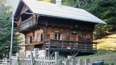 Tollinger Hütte, Außenansicht Sommer, © Tollinger Hütte