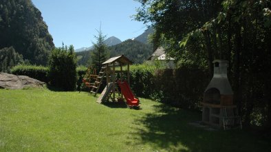 Spielplatz und Barbecue