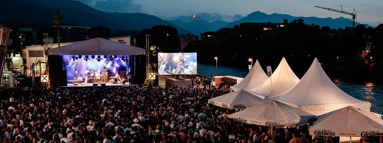 The summer breeze will be blowing through the crowd at Innsbruck for four days of carefree-dancing and music-loving fun, © Emanuel Kaser