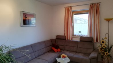 Haus-Roland-Prem-Annamarie-Lindrainweg-Couch