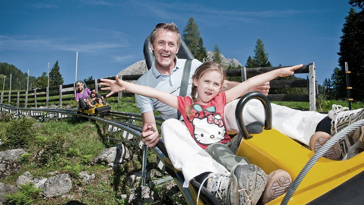 Hold on tight! With plenty of banked corners, rollers and jumps of up to 6m, this 3.5km mini rollercoaster is definitely a summer activity for adrenaline seekers with a strong stomach., © Imster Bergbahnen/Gerhard Berger