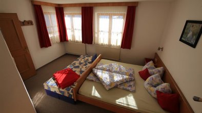 Schlafzimmer 2