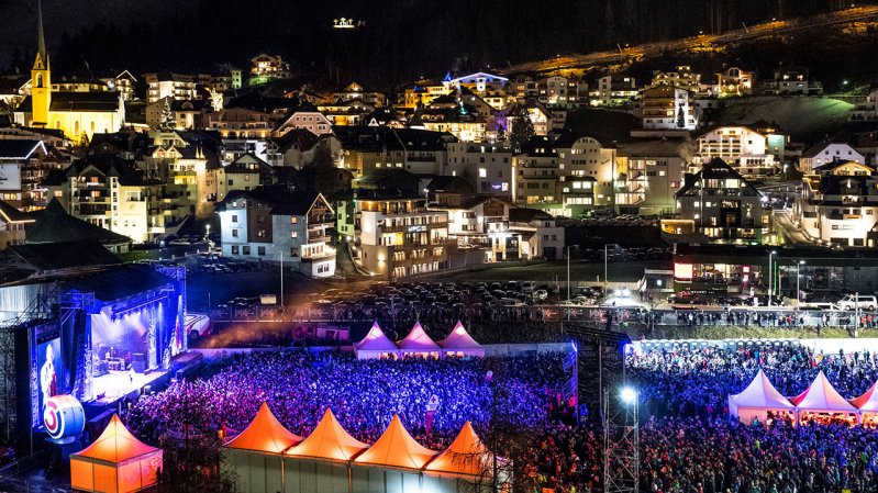 Top of the Mountain Opening Concert at the Base of Ischgl’s Silvretta Gondola, © TVB Paznaun-Ischgl