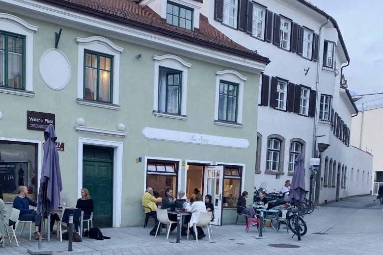 The Wiltener Platzl square in Innsbruck is home to one of the best Italian eateries this side of the Brenner Pass: Le Murge., © Anna Lang