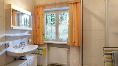 Haus-Marblingerhoehe-Doppelzimmer Bad, © Haus-Marblingerhoehe-Kufstein-Thierseestrasse-51-R