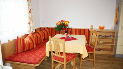 Seating area in the eat-in kitchen apartment 1