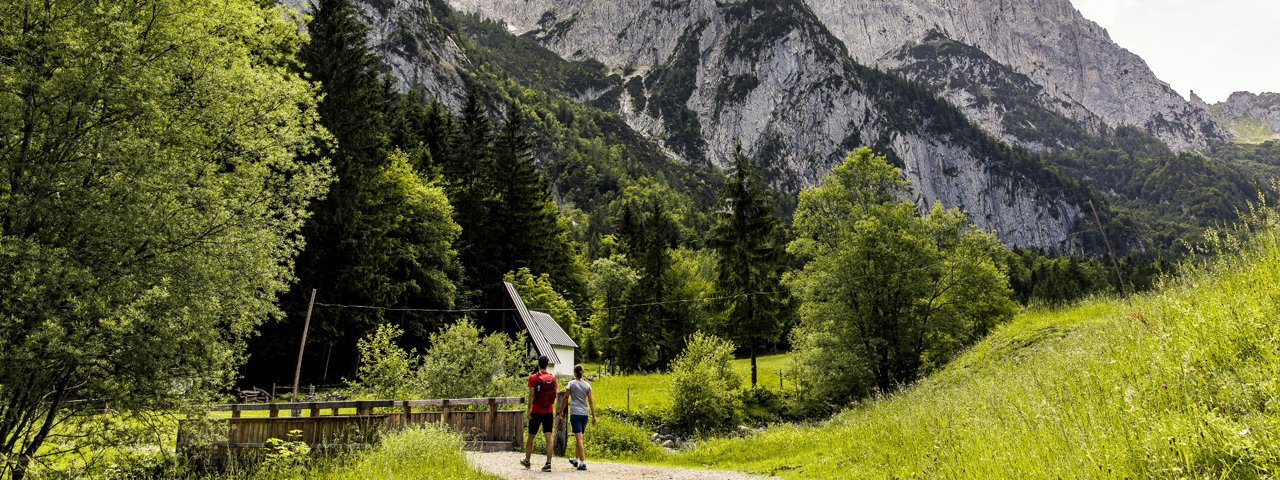 The second stage takes hikers into the Kaiserbachtal Valley, © Sportalpen