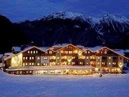 Hotel Kristall Ansicht Winter Nacht