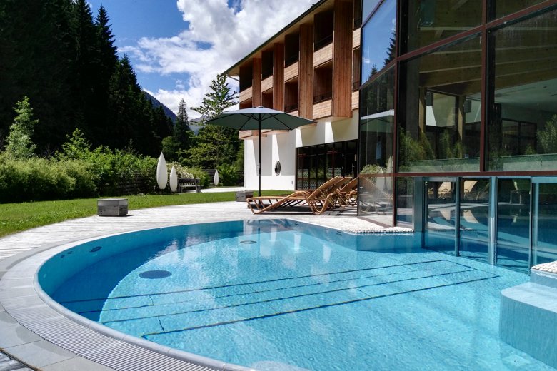 Enjoy a well-deserved break from the stress of wedding planning at one of Tirol&#39;s spa hotels such as the Zedernklang in Hopfgarten, East Tirol.
, © Spa Hotel Zedern Klang****s 
