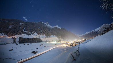 TVBStubaiTirol_AndreSchoenherr_Neustift_at_night_0