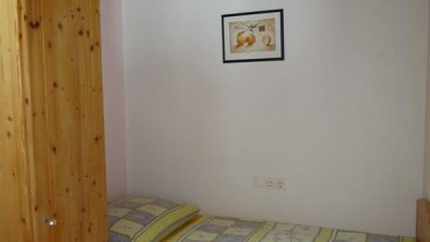 Ferienwohnung Rose - Zimmer 2 (2 Einzelbetten) 1