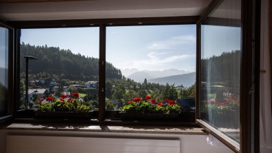 Ferienwohnung Nr. 2 - Wohnzimmer mit Ausblick