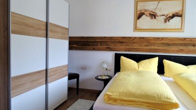 Appart-Tirol-Enzian-Schlafzimmer-2