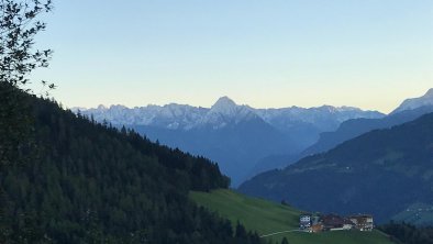 Ferienhaus_Gasteig_Blick_auf_Tannenalm_Zillertal