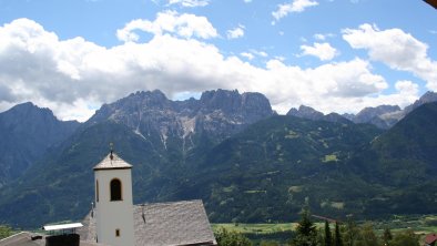 Alpenrose  Blick in die Dolomiten