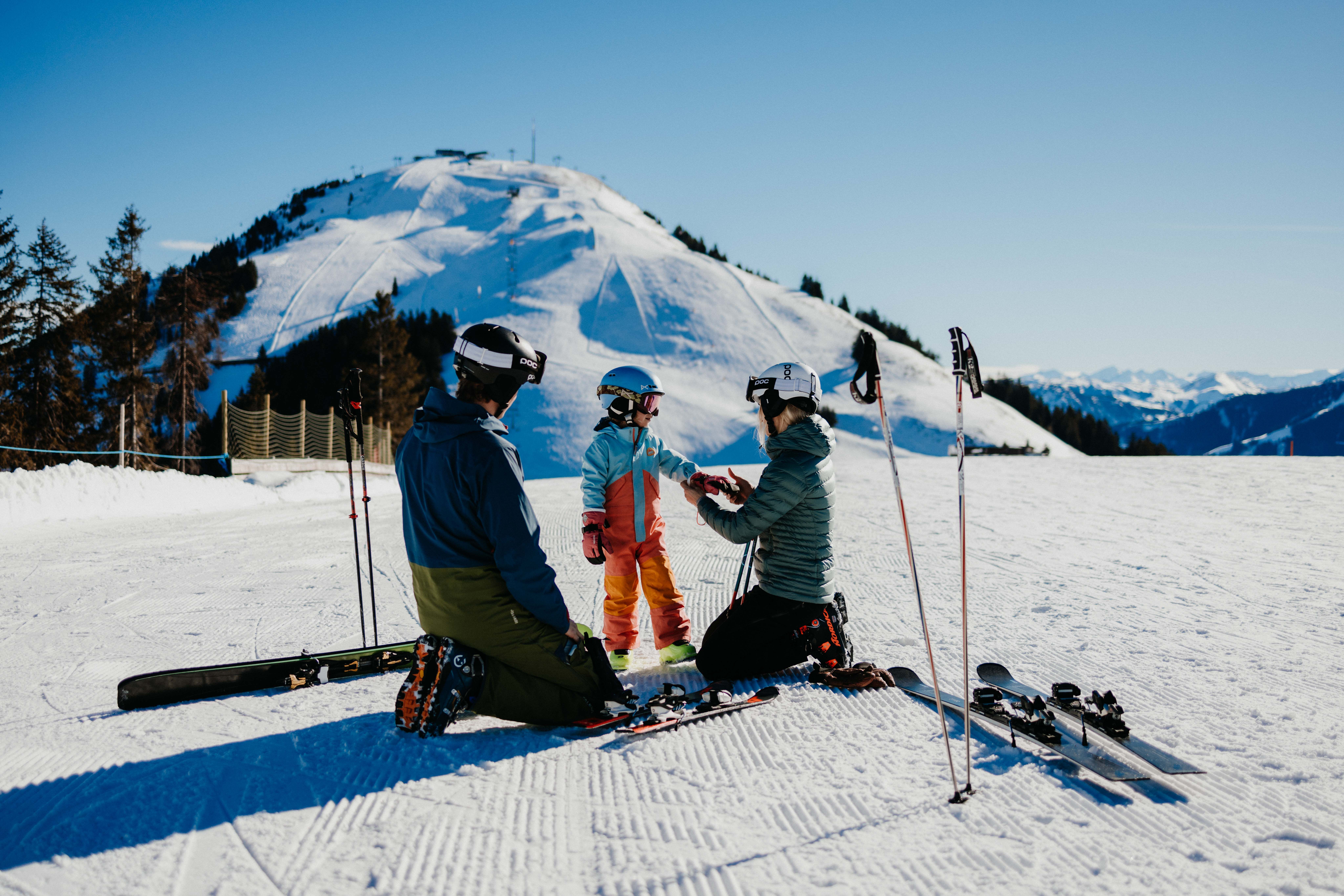 Familienskifahren Hohe Salve, Familie auf der Piste an der Hohen Salve
