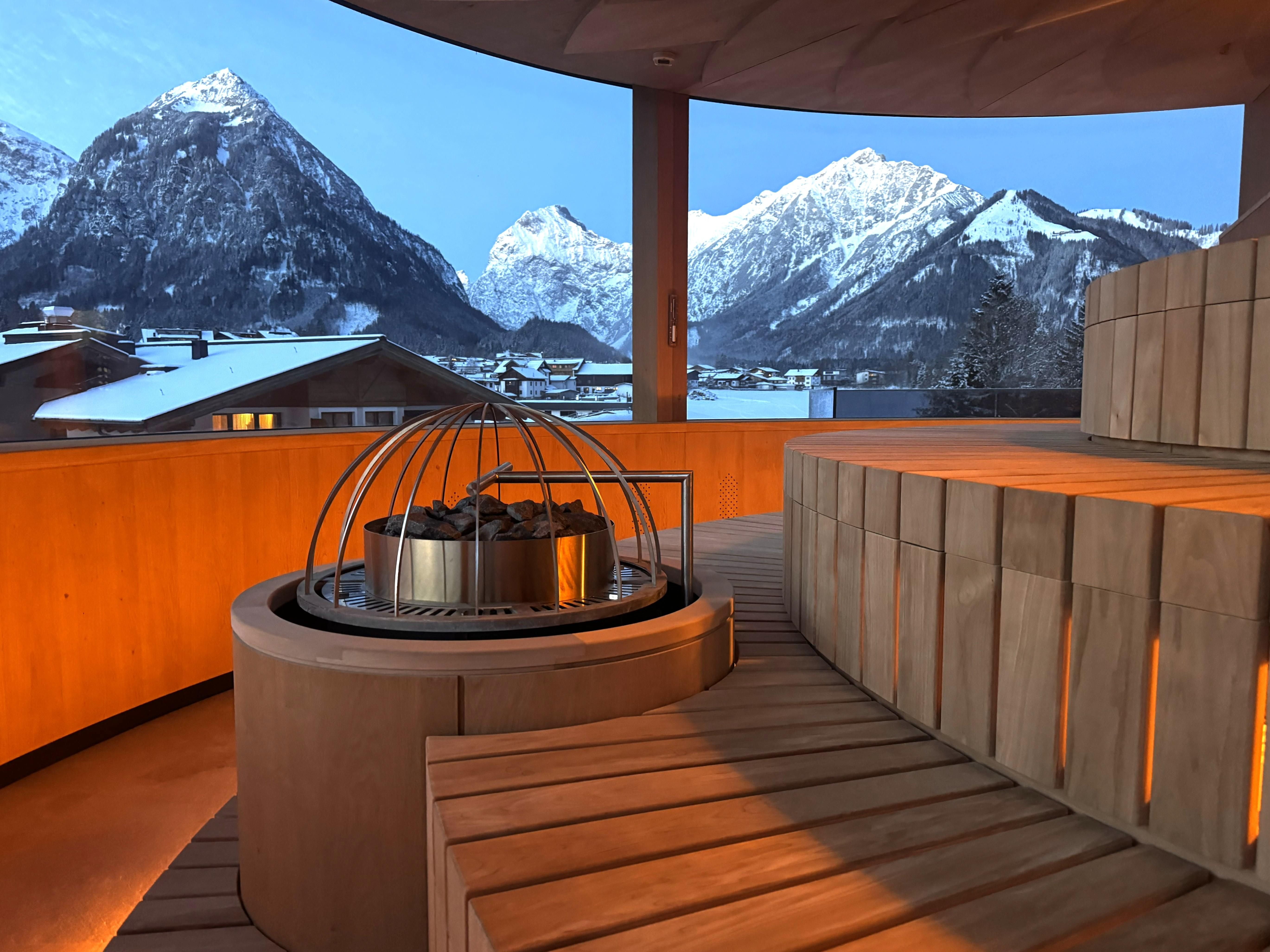 Sky Sauna in the Morning - Panorama over Pertisau to the mountains and the lake.