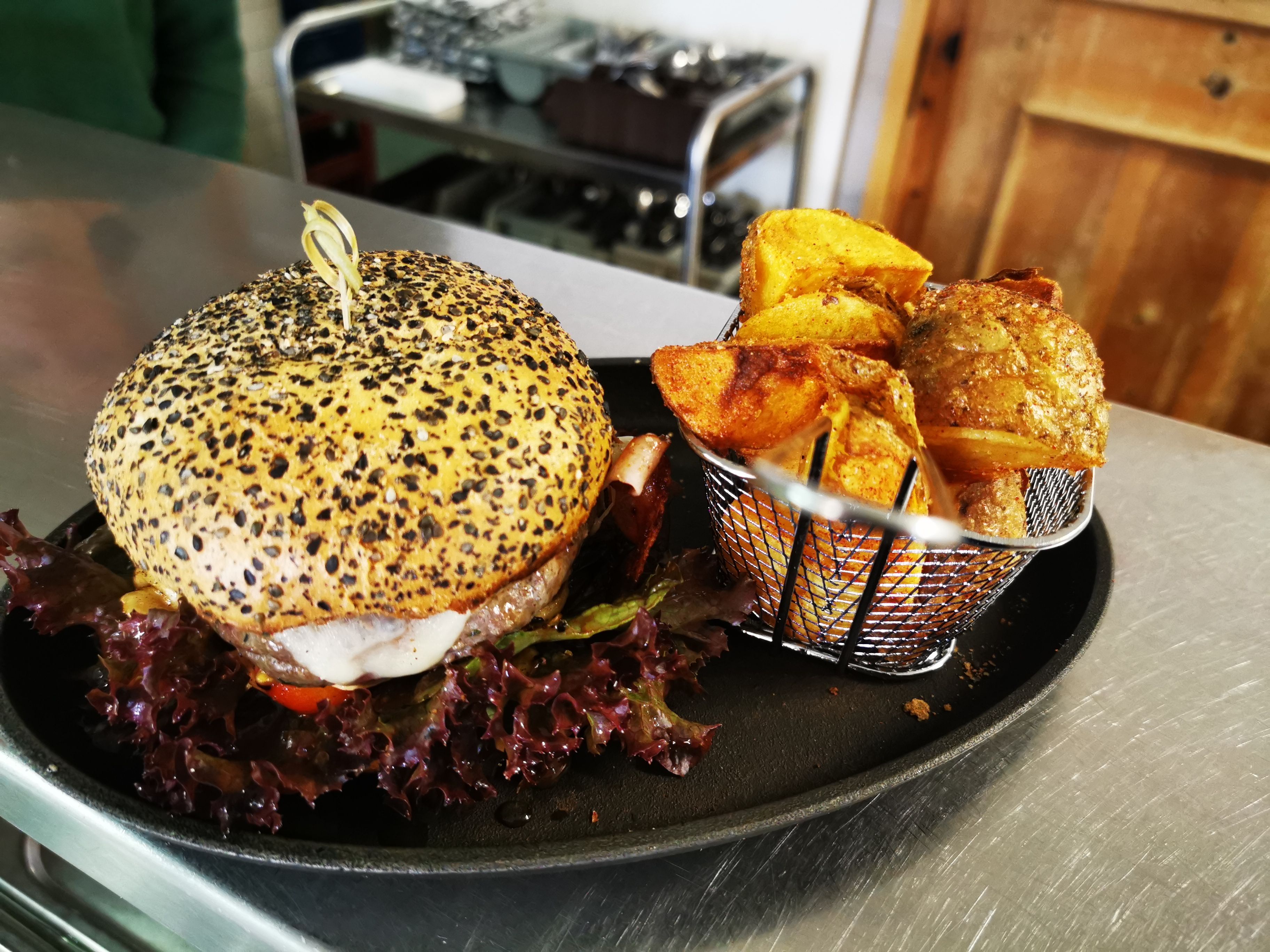 Hirsch Burger Braunschweiger Hütte