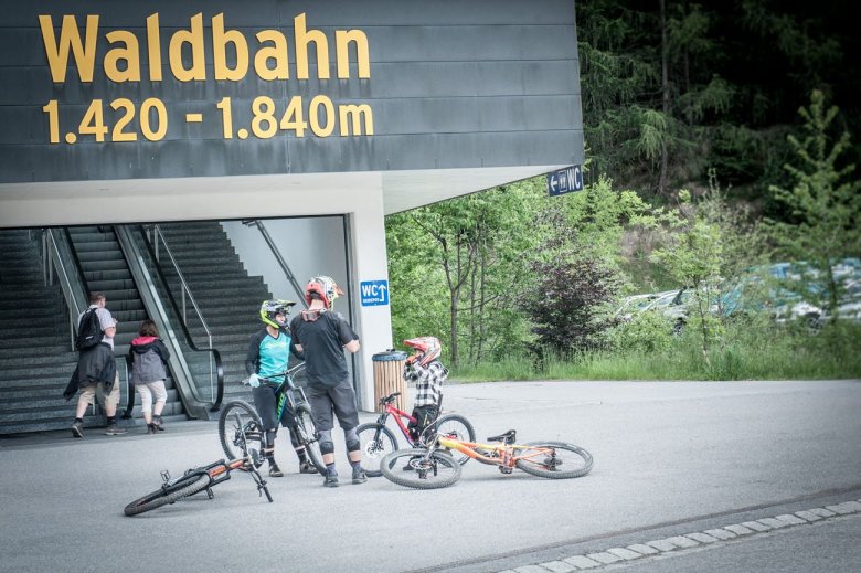 We head for the base of Waldbahn Gondola. An escalator conveniently takes riders and bikes up to the gondola loading zone.