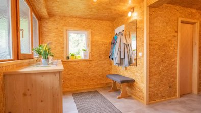 Vorraum mit Garderobe, © Interhome Group