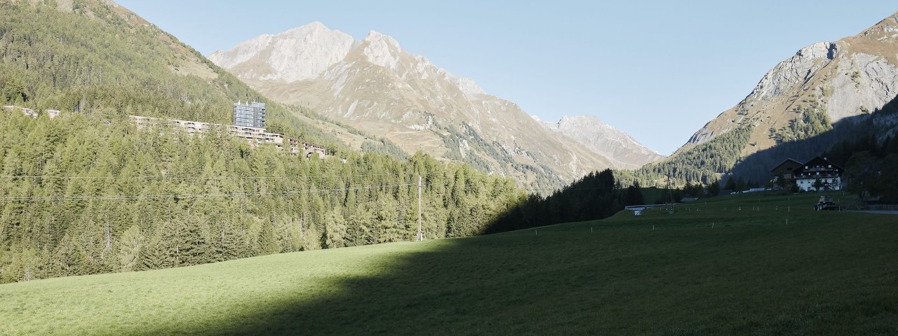 View looking towards the village of Kals am Großglockner, © Tirol Werbung/David Schreyer