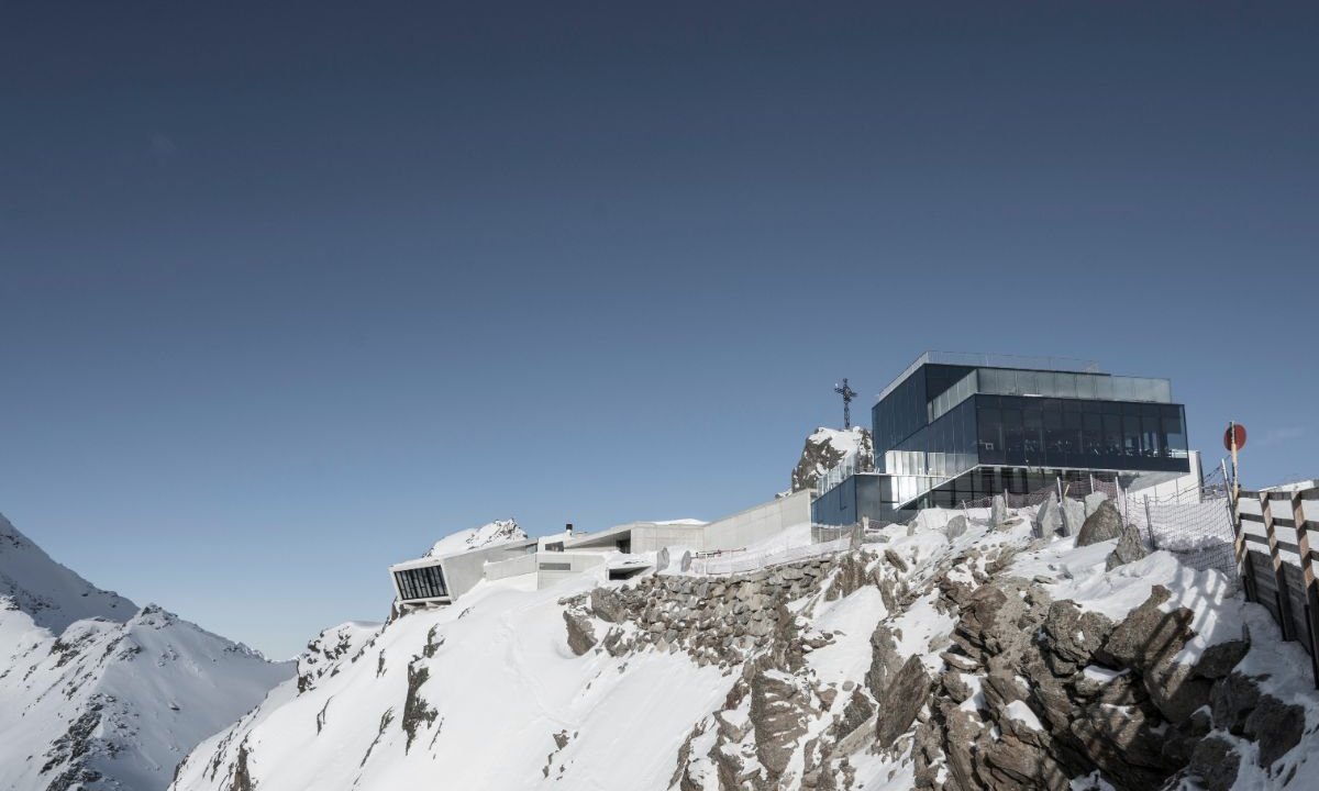 The ICE Q restaurant on the Gaislachkogel mountain featured in the James Bond film Spectre, where it was the Hoffler Clinic. Right next door is &quot;007 Elements&quot;, an exhibition and adventure world dedicated to the world&#39;s most famous spy.
, © ÖTZTAL TOURISMUS