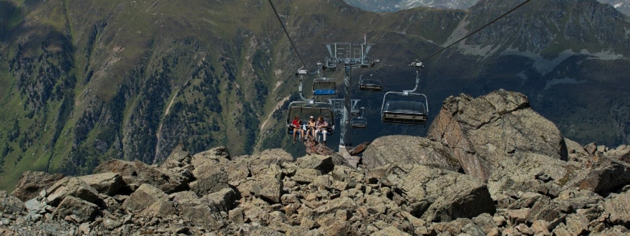 The cable car transports hikers up to 2,230 metres above sea level, © TVB Paznaun-Ischgl