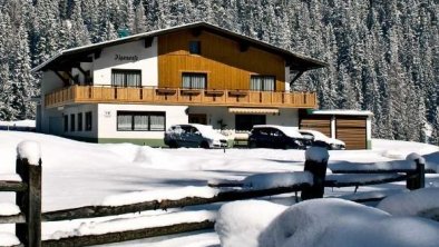 Winterbild_Haus_Alpenrose