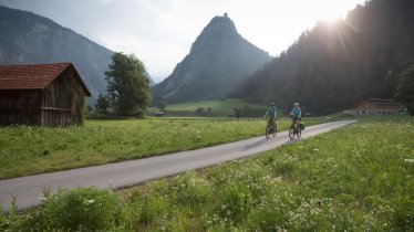 Kronberg Castle on the Inn Cycle Path, © Tirol Werbung / Oliver Soulas