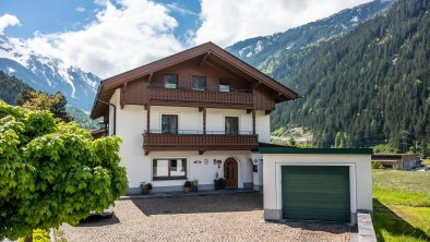 Landhaus Tyrol aussen 1