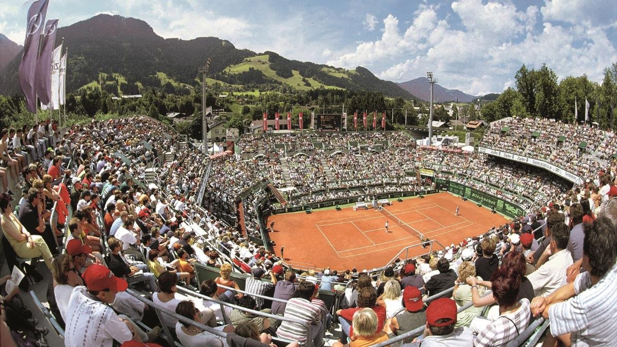 Kitzbühel has hosted international tennis tournaments for over 70 years, including the ATP-ranked Austrian Open., © Kitzbühel Tourismus