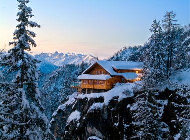 Dolomiten Hut in East Tirol. Photo by TVB Osttirol
, © TVB Osttirol, Zlöbl