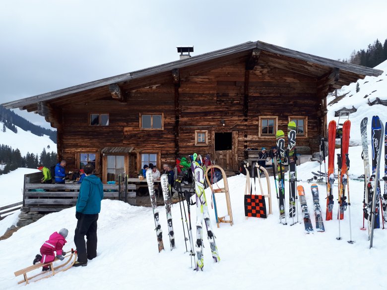 The Faulbaumgartenalm hut is a good place to warm up with a hot soup before hopping on the toboggan and whizzing back down into the valley.
, © Martina Nairz