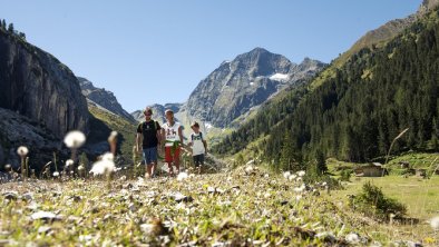 TVB_Stubai_Tirol_Andre_Schoenherr_Family15_print_1