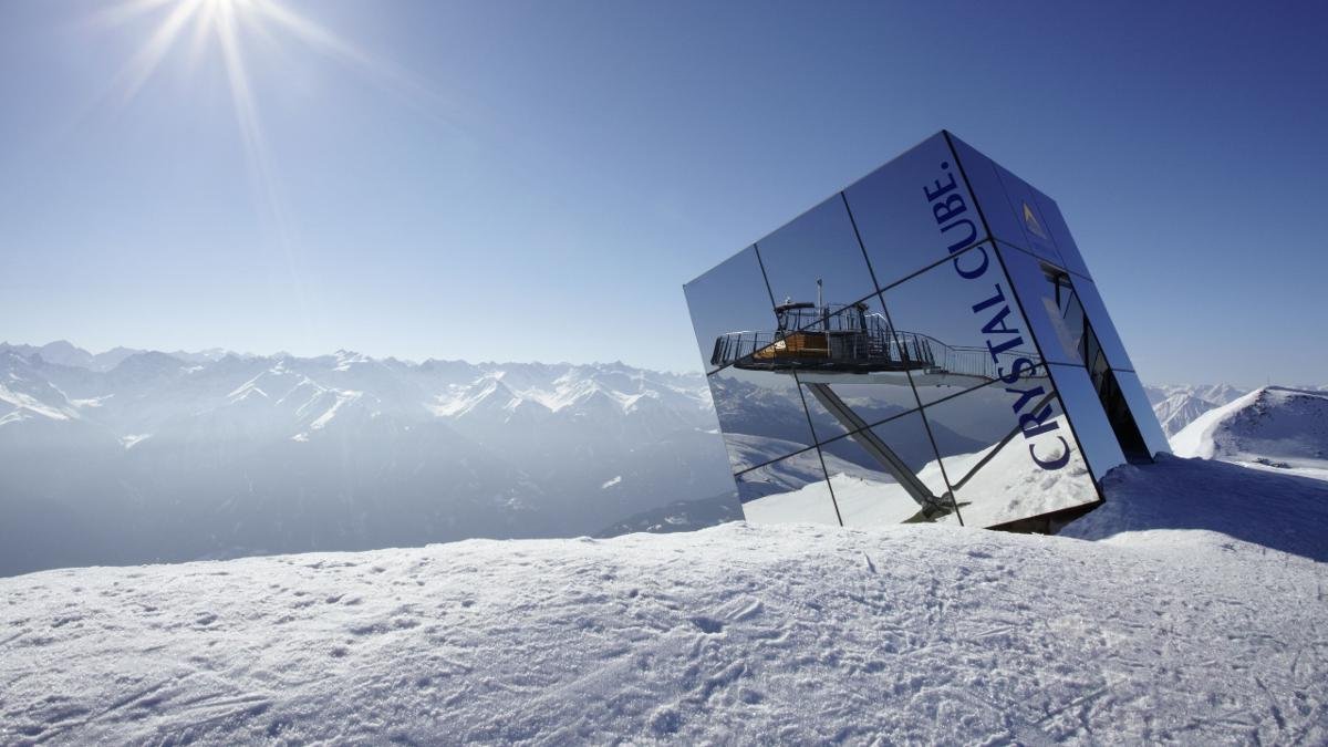Perched on the Zwölferkopf ridge at 2,600m, the Crystal Cube is a futuristic-looking building combining breathtaking views and fine dining. Guests can book champagne breakfast, luxury lunch or high tea., © www.foto-mueller.com