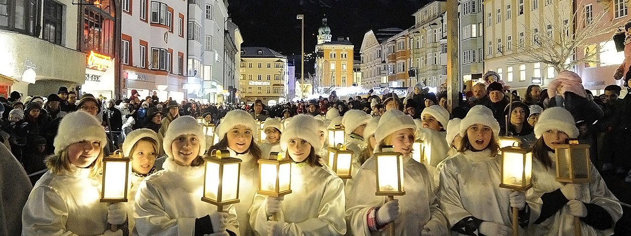 Watch the Christkind, along with marching bands, shepherds, angels, and sheep parade down Maria-Theresien-Street in Innsbruck, © Stadt Innsbruck / Robert Parigger